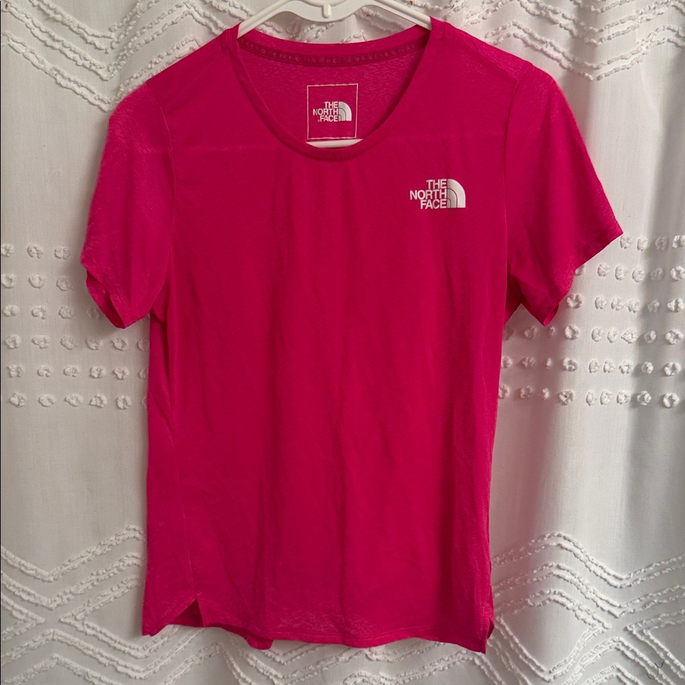 NWOT The North Face Women's Vibrant Pink Short Sleeve Tee - Med
